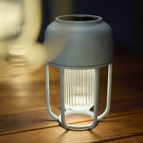 Lampe solaire d\'extérieur Light N°1 métal bleu / LED - Chargeur à induction inclus - Houe - Bleu Ice - Aluminium, Plastique recyclé, Verre recyclé