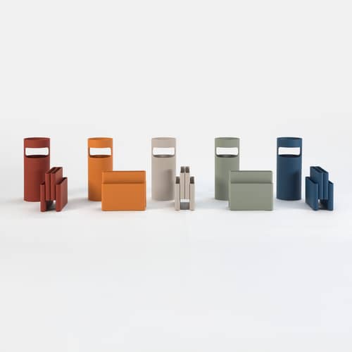 Porte-revues / Réédition 1972 - Kartell - Bordeaux - Technopolymère thermoplastique  recyclé