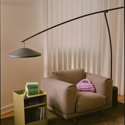 Contra Floor lamp metal black / Swivel - H 188 x W 256 cm - Muuto - Black - Aluminium, Concrete, Steel