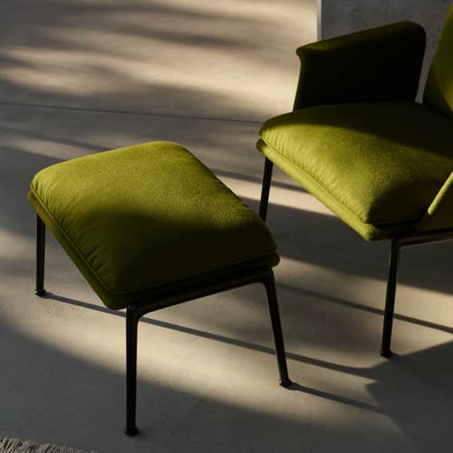 Pouf Muno LN20 tissu vert - &tradition - Tissu : Vert (tissu Vidar 0956) / Pied noir -  Ouate, Aluminium, Contreplaqué, Mousse, Tissu