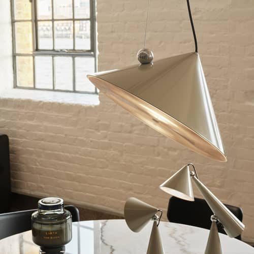 Sospensione Pose LED metallo beige / Ø 43 x H 30 cm - Girevole - Tom Dixon - Beige mastice - Acciaio termolaccato