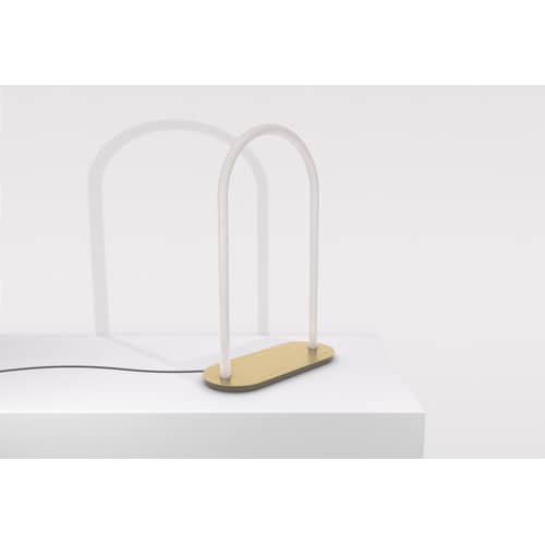 Lampe de table Unseen LED Large plastique blanc / H 60 cm / Seconde vie - Petite Friture - H 60 cm / Blanc & laiton - Laiton, Polycarbonate