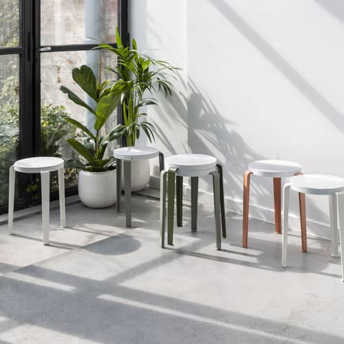 Stappelbarer Hocker Lou metall grau / Recycelter Kunststoff Venezia - H 45 cm - TIPTOE - Eukalyptusgrau / Gesprenkeltes Weiß - Recycelter Kunststoff, thermolackierter Stahl