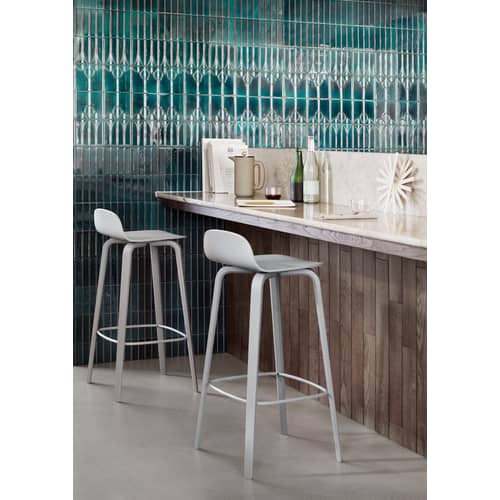 Tabouret de bar Visu bois noir / H 65 cm / Seconde vie - Muuto - Noir / Repose-piedsnoir - Contreplaqué de frêne