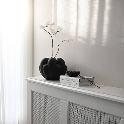 Bloom Mini Bowl ceramic black / Ø 15.5 x H 6 cm - 101 COPENHAGEN - Black & White - Ceramic, Fibre-reinforced concrete