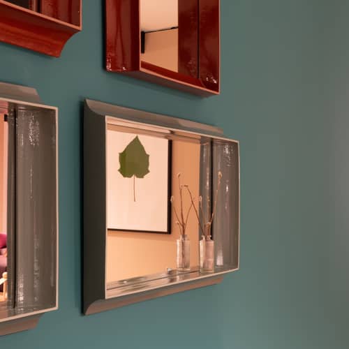 Miroir mural Coves céramique violet / Avec étagère - 80 x 60 cm - Magis - Aubergine - Céramique, Verre