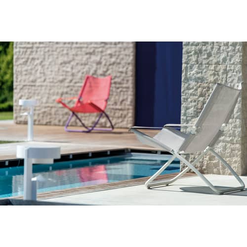 Chaise longue pliable inclinable Snooze tissu blanc métal & tissu blanc / 2 positions - Emu - Glace / Structure blanche - Acier, Tissu