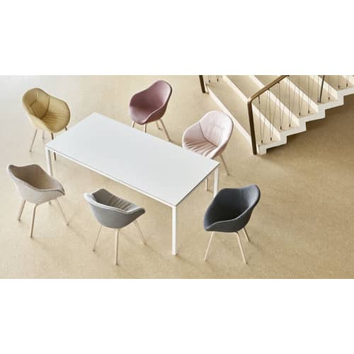 Fauteuil rembourré About a chair AAC123 tissu rose bois naturel / Dossier haut - Tissu intégral & chêne - Hay - Rose (tissu Olavi) - Chêne verni mat, Mousse polyuréthane, Polypropylène renforcé, Tissu bouclé