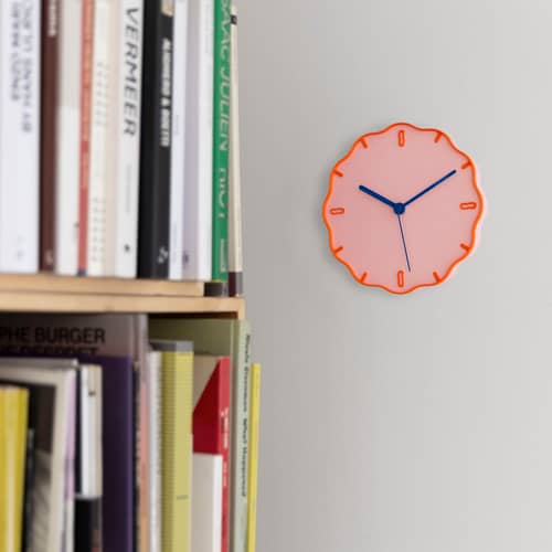 Margherita Clock plastic material pink / Recycled plastic - Warren & Laetitia - Pink - Recycled plastic