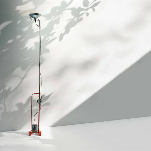 Stehleuchte Toio LED metall rot / Castiglioni, 1962 - Verstellbare Höhe - Flos - Rot - Stahl