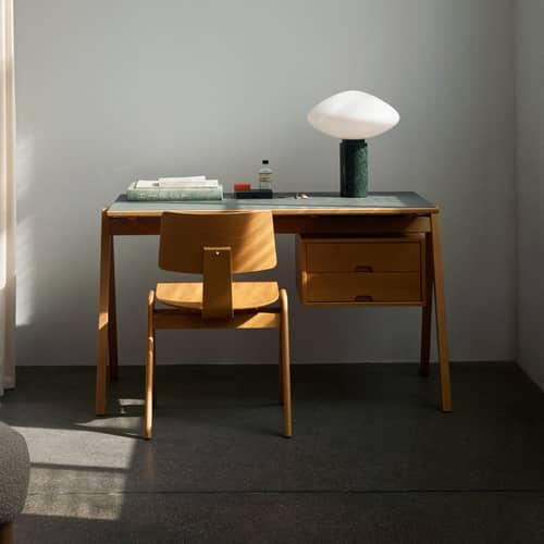 Bureau Daystak RD3 / Robin Day, 1951 - &tradition - Vert Comodoro / Hêtre - Contreplaqué de hêtre, Hêtre massif, Stratifié mat Fenix NTM®