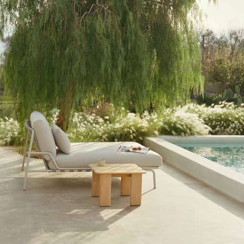 Couchtisch Assemble holz natur / 55 x 55 cm - Muuto - Teakholz - FSC™-zertifiziertes Teakholz