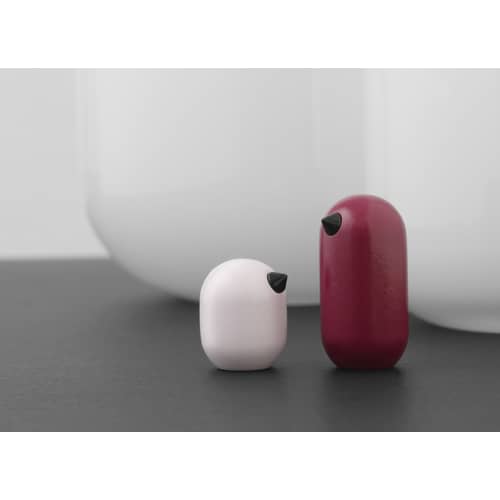 Figurine Little Bird   / H 5 x Ø 2,5 cm - Normann Copenhagen - Magenta - Chêne laqué