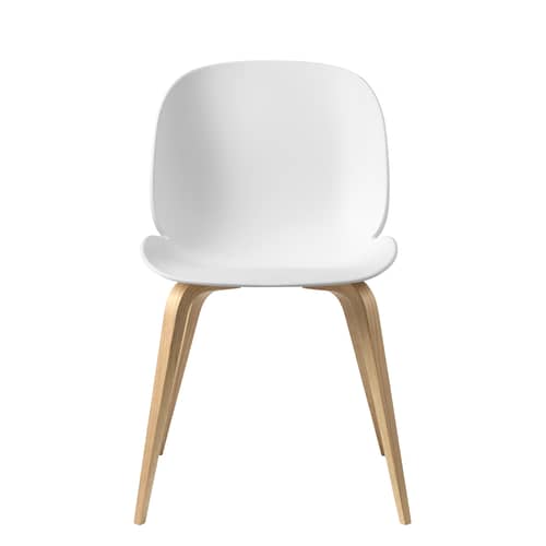 Sedia Beetle materiale plastico bianco / Gamfratesi - piedi rovere - Gubi - Bianco / Gambe rovere naturale - Polipropilene, Rovere massello