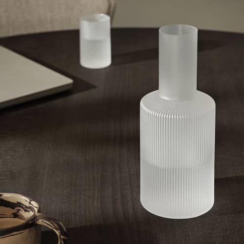 Carafe Ripple verre blanc / 1L - Verre strié - Ferm Living - Givré - Verre soufflé bouche