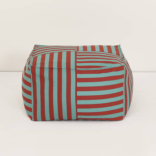 Pouf Otto tissu rouge / Repose-pieds - 55 x 55 cm - NOBODINOZ - Rouge & vert / Rayé - Coton bio, Polystyrène expansé