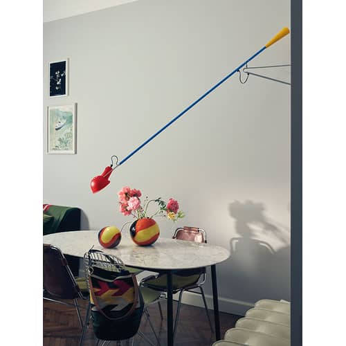 Applique con presa 265 metallo multicolore / L 205 cm - Modello del 1973 - Flos - Multicolore - Acciaio, Ghisa