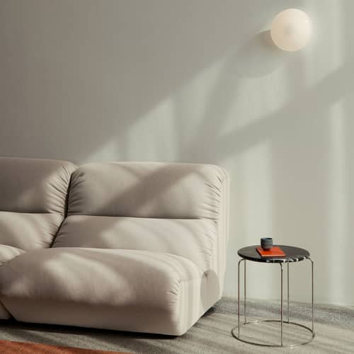 Poltroncina Hi Lo AV54 tessuto bianco - &tradition - Bianco (Grano 61229) - Legno certificato FSC, Molle, Ovatta di poliestere, Schiuma HR certificata (alta resilienza), Tessuto certificato Ecolabel UE