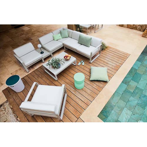 Garten-Ecksofa Bellevie metall textil weiß / n° 2 A - 229 x 235 cm - Stoff weißgrau - Fermob - Schwarzkirsche / Stoff weißgrau - , lackiertes Aluminium, Polyacryl-Gewebe