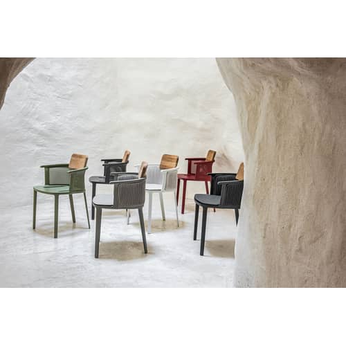 Fauteuil empilable Nicolette / Aluminium & teck - Ethimo - Vert & teck / Coussin blanc - Aluminium moulé laqué, Teck naturel, Tissu acrylique