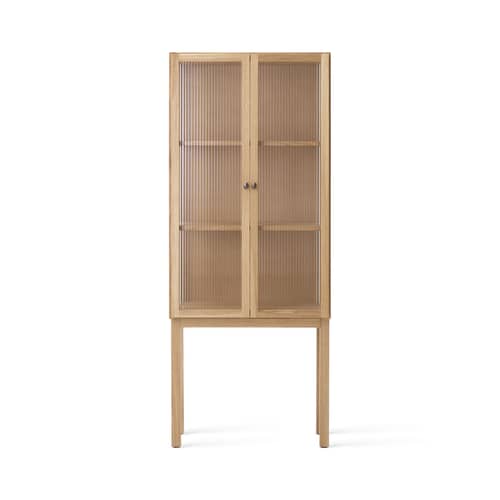 Geschirrschrank Curiosity Tall holz natur / B 70,5 x H 168 cm - Geriffeltes Glas - Audo Copenhagen - H 168 cm / Eiche natur - eichenfurnierte Holzfaserplatte, Geriffeltes Hartglas, massive Eiche