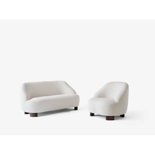 Fauteuil rembourré Margas LC1 / Tissu bouclé - &tradition - Beige (tissu bouclé) / Noyer - Bois, Mousse HR, Noyer, Ouate de polyester, Tissu bouclé