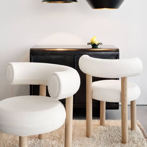 Chaise rembourrée Fat Dining tissu blanc / Tissu Elle Sahco - Tom Dixon - Blanc (tissu Elle Sahco) / Chêne naturel - Chêne massif, Contreplaqué, Mousse, Tissu Elle Saccho