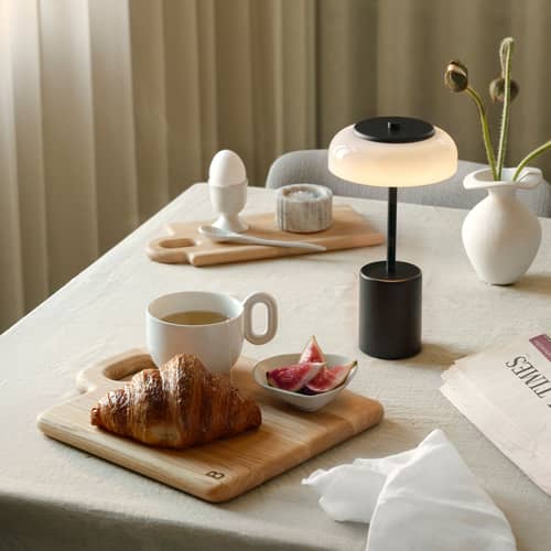 Lampe extérieur sans fil rechargeable Blossi LED / H 26 cm - NUURA - Noir / Blanc opalin - Acrylique, Métal