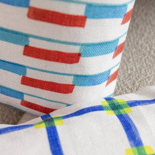 Clash Cushion cover textile multicoloured / 50 x 50 cm - & klevering - 50 x 50 cm / Blue & red - Polyester