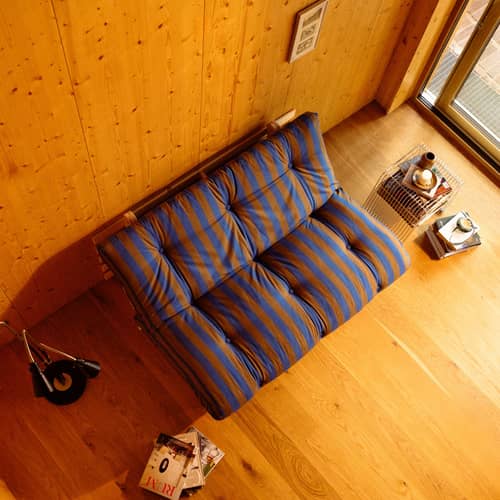Schlafcouch Roots textil braun / L 140 cm – 3 Positionen / Struktur aus klarer Kiefer - KARUP - Braun-Blau gestreift (424) - FSC-zertifiziertes Massivholz Kiefer, Gewebe, Schaumstoff