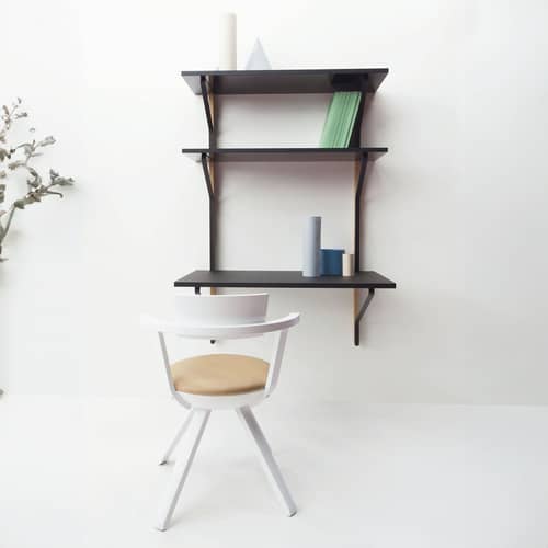 Wand-Schreibtisch Kaari holz schwarz / B 100 x H 142 x T 55/35 cm - Bouroullec, 2015 - ARTEK - B 100 cm / Schwarz & Eiche natur - Linoleum, massive Eiche, Melamin, Stahl