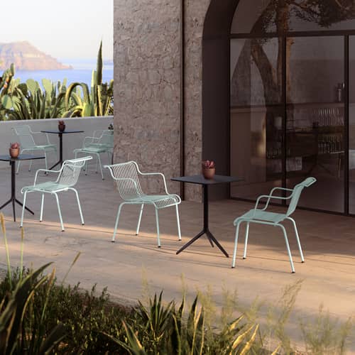 Fauteuil de repas empilable South métal bleu / Konstantin Grcic, 2023 - Magis - Bleu ciel - Acier