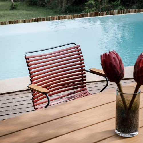 Fauteuil Click Dining plastique rouge / Accoudoirs bambou - Houe - Paprika - Acier thermolaqué, Bambou, Polypropylène