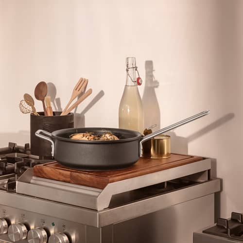 Sauteuse  métal noir professionnelle / Ø 24 cm - Tous feux dont induction - Céramique Slip-Let - Eva Trio - Noir - Aluminium recyclé