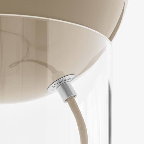 Topan VP13 Table lamp metal beige / H 31 cm - Verner Panton, 1959 - &tradition - Grey-beige - Acrylic, Lacquered aluminium