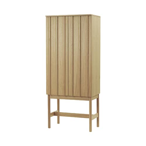 Geschirrschrank Rib holz natur / B 70 x H 166.5 cm - Normann Copenhagen - Eiche - Eichenfurnier, massive Eiche