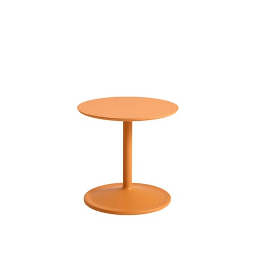 Table d\'appoint Soft bois orange / Ø 41 x H 40 cm - Stratifié - Muuto - Orange - Aluminium peint, MDF, Stratifié