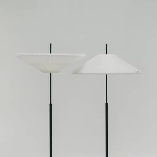 Lampadaire Nebra tissu blanc / Orientable & réglable en hauteur - NEW WORKS - Blanc & noir - Acier, Tissu polyester