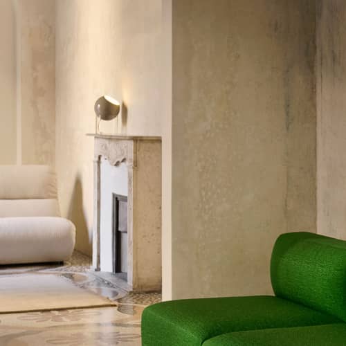Topan VP13 Table lamp metal beige / H 31 cm - Verner Panton, 1959 - &tradition - Grey-beige - Acrylic, Lacquered aluminium