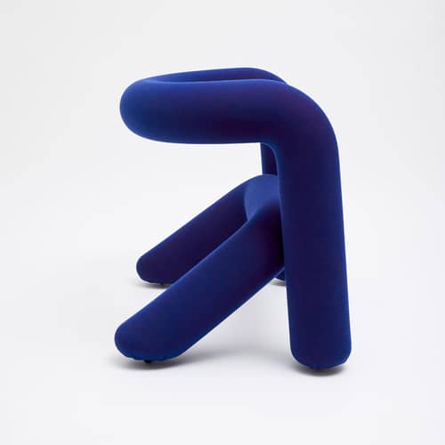 Gepolsterter Sessel Extra Bold textil blau / Stoff Kvadrat - Moustache - Blau-rot (Stoff Kvadrat) - Schaumstoff, Stahl, Wolle
