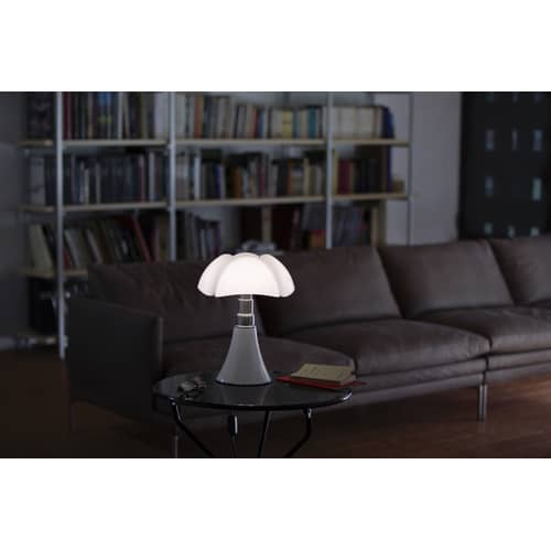 Lampe de table Minipipistrello LED / H 35 cm - Gae Aulenti, 1965 - Martinelli Luce - Blanc - Acier inox brossé, Aluminium verni, Méthacrylate