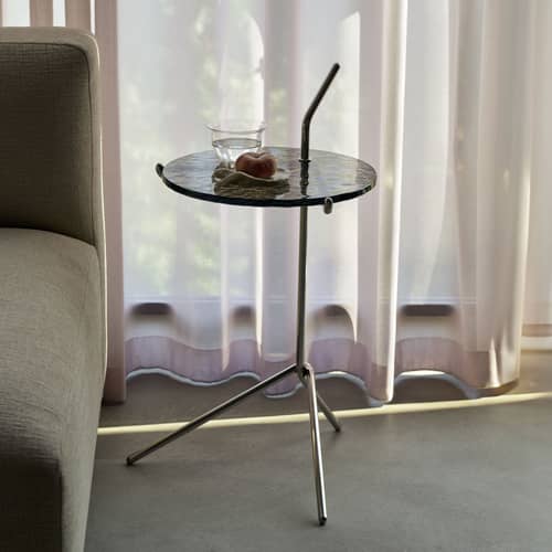 Table d\'appoint Halten SH9 verre gris - &tradition - Verre fumé / Piètement acier poli - Acier, Verre coulé