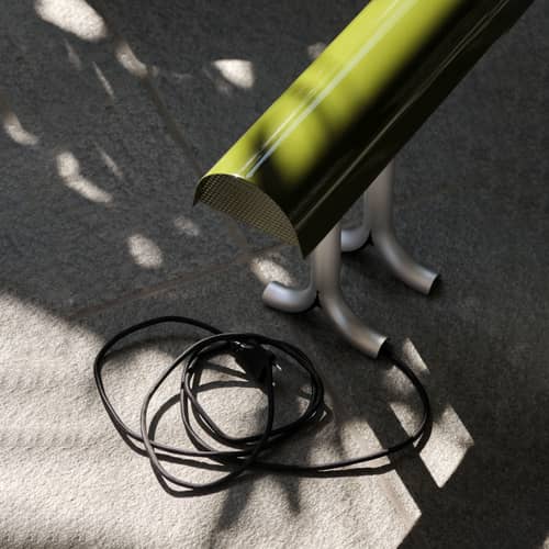 Lampe de table Anagram métal vert / L 36,5 cm - Hay - Vert - Acier, Aluminium