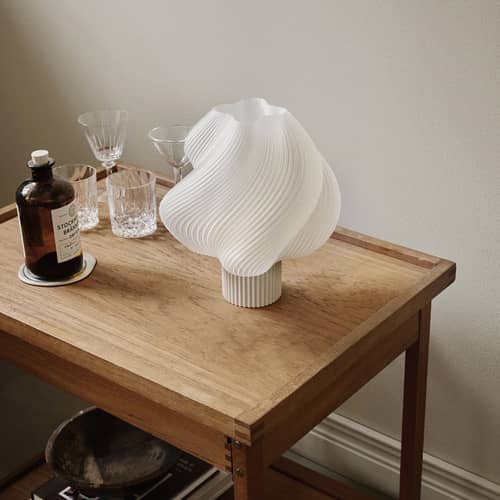 Lampe de table Soft Serve Regular beige / H 26 cm - CRÈME ATELIER - Gousse de vanille / blanc - PLA recyclé