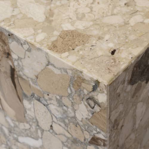 Table basse Plinth Grand / Pierre - 137 x 76 cm x H 28 cm - Menu - Pierre Kunis Breccia (beige) - Bois d\'acacia, Pierre Kunis Breccia