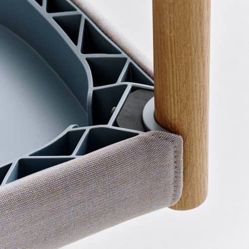 Chaise rembourrée Pack 11 / Dossier polypropylène - Hay - Tissu gris bleuté (Remix 606) / Dossier bleu / Chêne - Chêne huilé, Polypropylène recyclé, Tissu