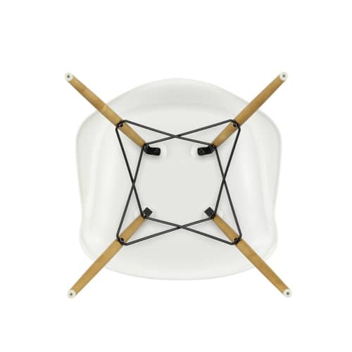 Sessel DAW - Eames Plastic Armchair plastikmaterial weiß / (1950) - Beine aus hellem Holz - Vitra - Weiß / Helles Holz - Massivahorn, Polypropylen