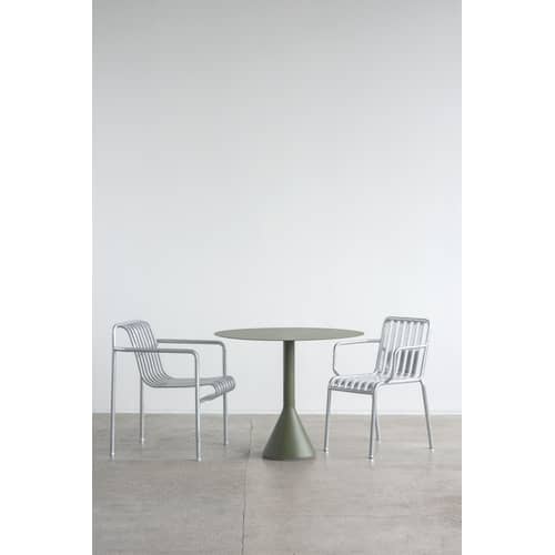 Tavolo rotondo Palissade Cone metallo verde / Ø 90 cm - Acciaio - Hay - Verde oliva - Acciaio laccato epossidico, Calcestruzzo tinto