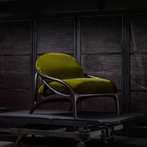 Poltrona bassa Vime INDOOR tessuto verde - MORPHO - Velluto verde / Teak marrone scuro - Pelle semi-anilina, Schiuma ad alta densità, Teak massello, Velluto