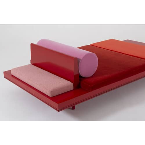 Dormeuse Place des Victoires / Par José Lévy / 200 x 110 cm - Exclusivité - Lelièvre Paris - Rouge - Frêne laqué, Mousse, Tissu